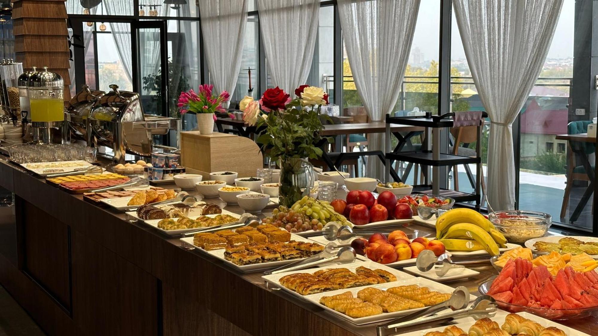 Rayyan Hotel & Spa Tashkent Exterior foto